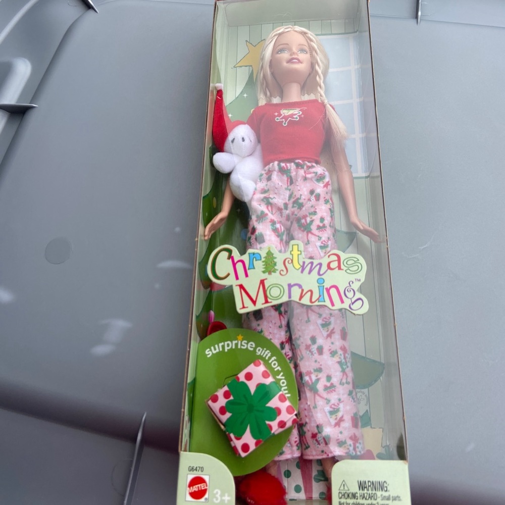 NIaB Christmas Morning Barbie 2004 w/gift 4 u